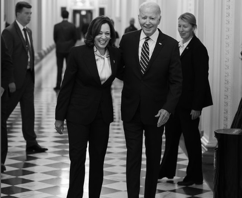 Partido Democrata corre contra o tempo e Biden passa bastão para Kamala Harris