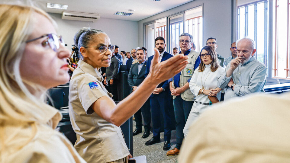 Governo pode confiscar terras para tentar conter queimadas