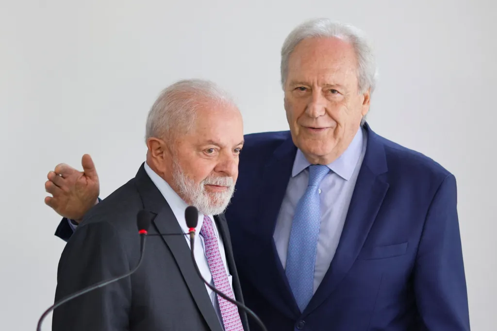 EUA investigam governo Lula pela compra de caças que teve ajuda de Lewandowski