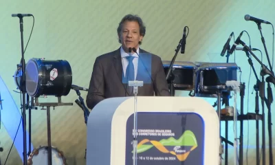 Haddad é vaiado durante 23º Congresso Brasileiro dos Corretores de Seguros