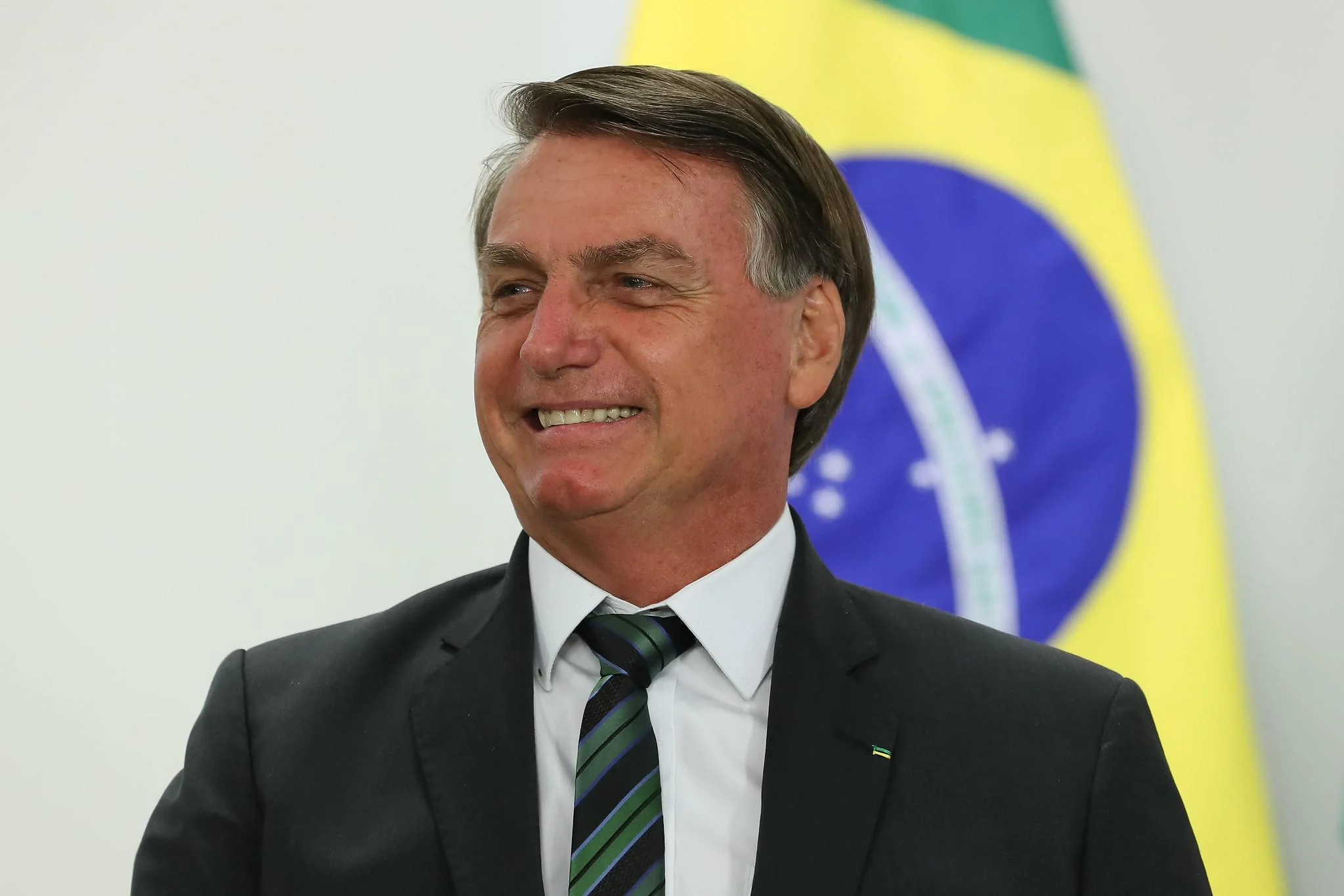 Paraná Pesquisas aponta que Bolsonaro venceria eleições hoje com 37,6% dos votos