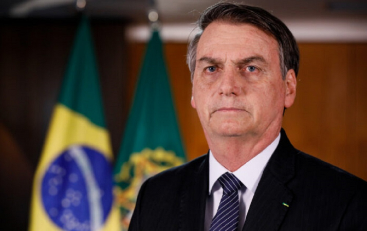 Bolsonaro afirma que não vai deixar o Brasil e quer passaporte retido para ir na posse de Trump