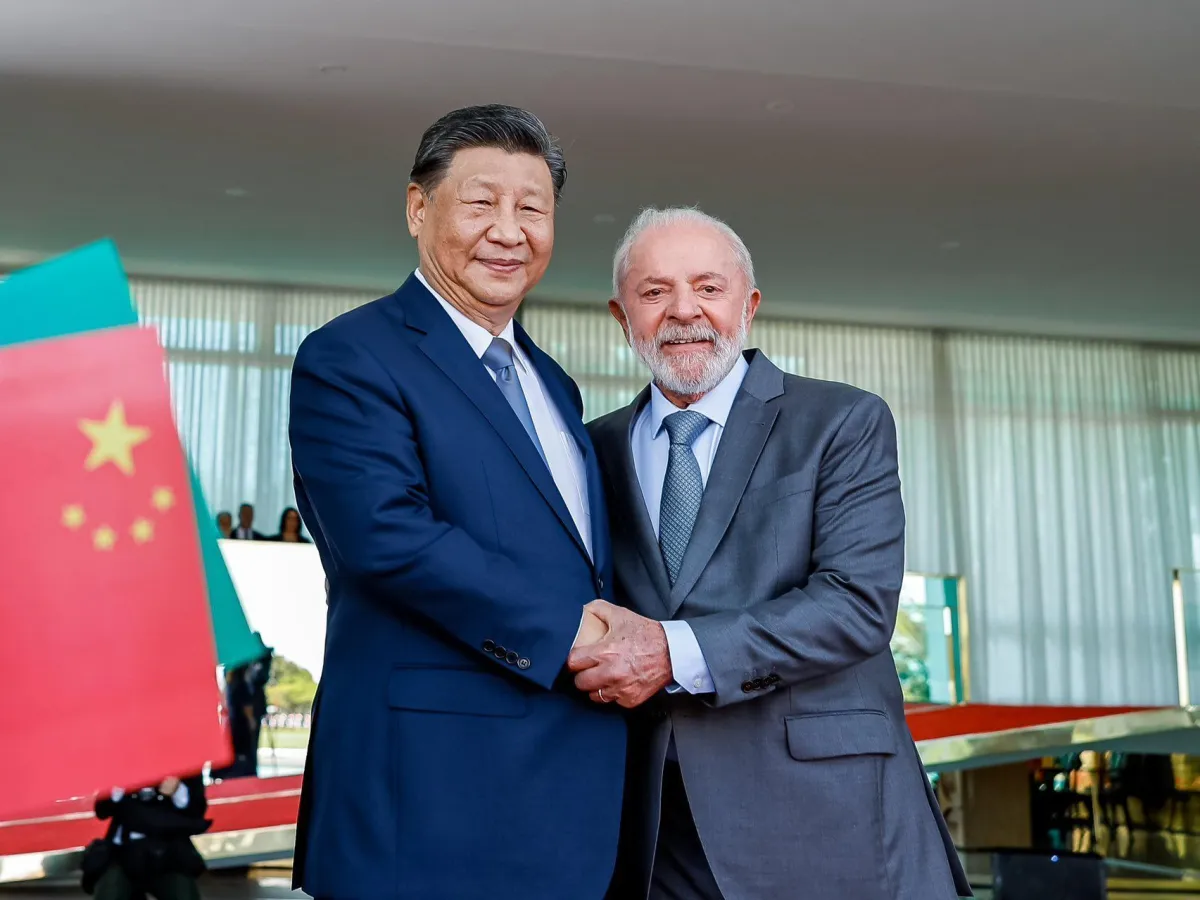 Após encontro com Lula, China "invade" o Amazonas e compra maior reserva de urânio do Brasil