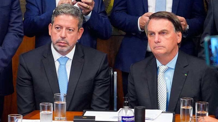 Arthur Lira vê Bolsonaro como candidato da direita em 2026