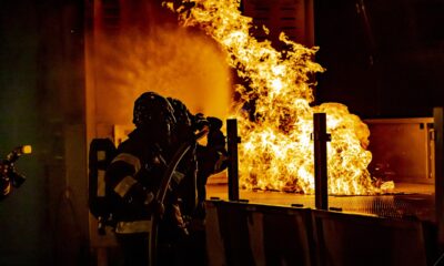 Incêndio em Los Angeles deixa mais de 30 mil pessoas fora de suas casas