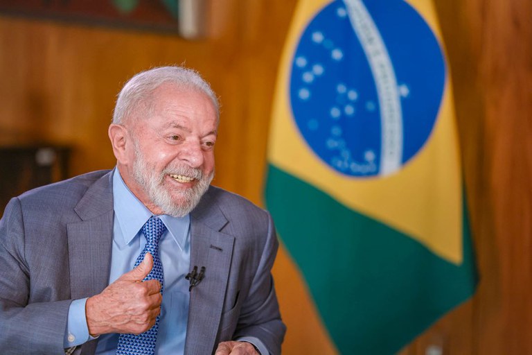 Governo Lula mantém sigilo de 100 anos e amplia gastos ocultos no cartão corporativo