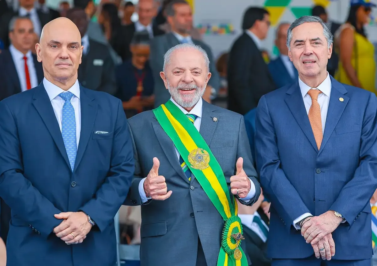 Lula e ministros do STF vão ter aumento de 5,36% no salário