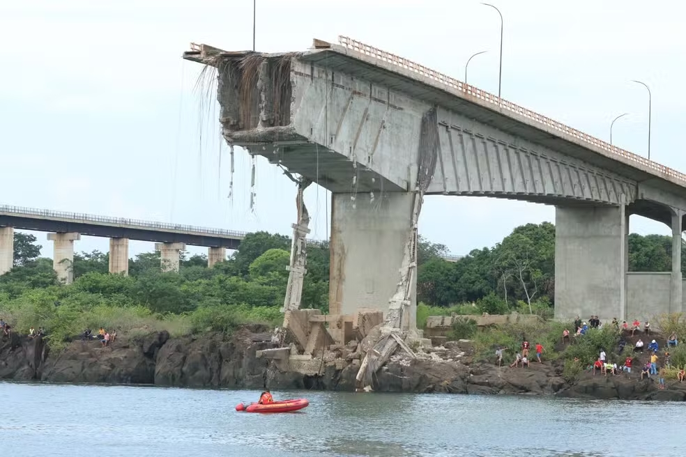 Emendas de R$ 35,6 milhões que seriam usadas para ponte que caiu foi para show em cidades de TO e MA