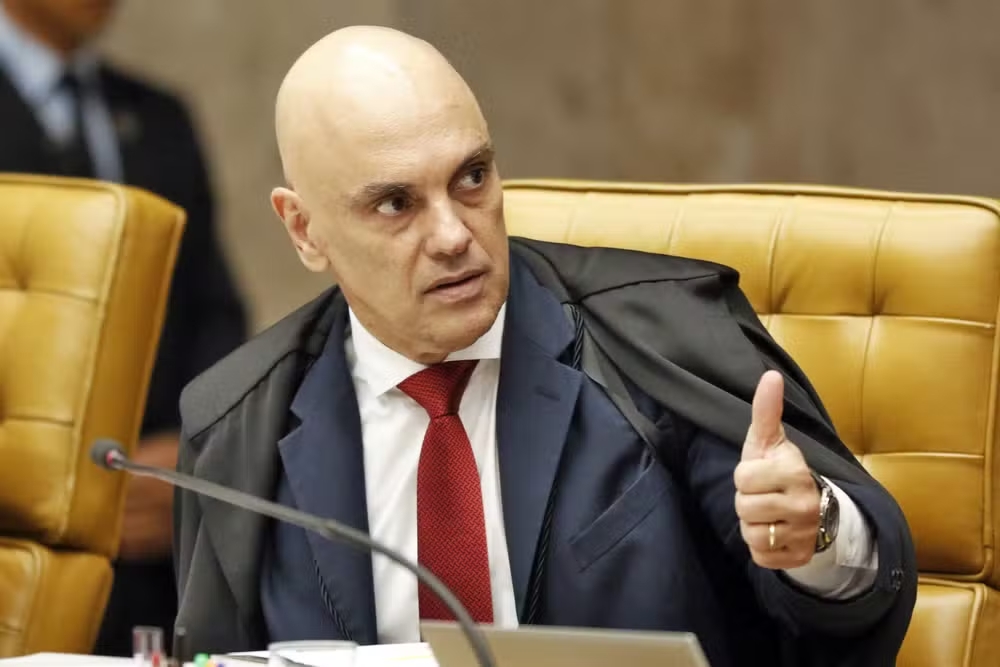 AGU defenderá Alexandre de Moraes em ação movida por grupo de Trump e plataforma Rumble