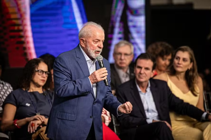 Lula diz que prefeitos vão pedir para ele ficar em 2026